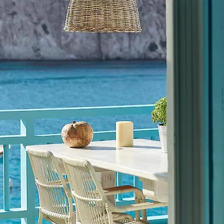 Miramare Luxury Apartment Firopotamos